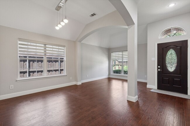 Foto del edificio - 8002 Wilmington Dr