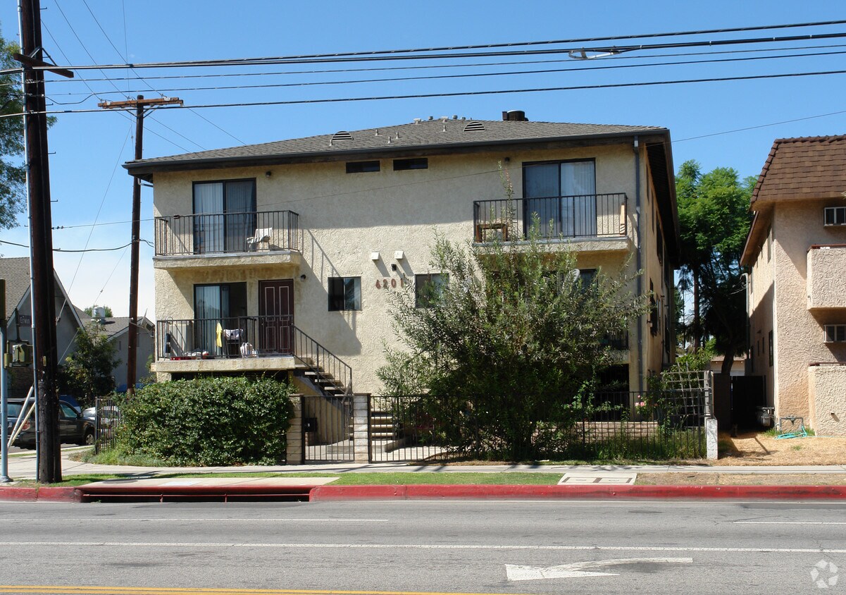 Building Photo - 6201 Whitsett Ave