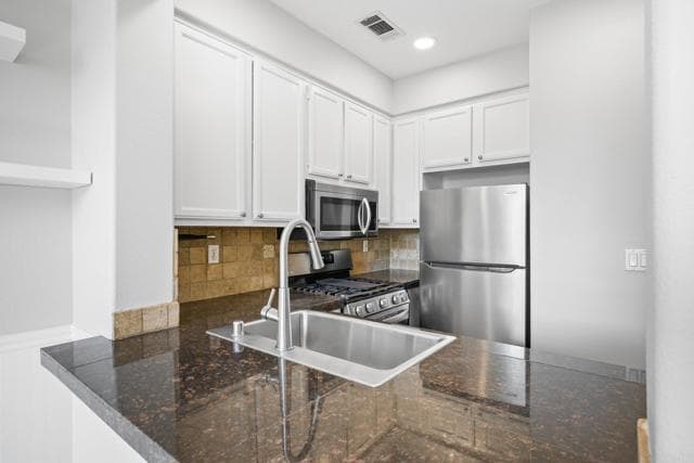 Building Photo - 6072 Paseo Salinero