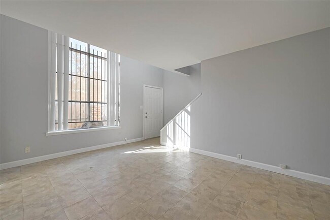 Building Photo - 4707 Graustark St