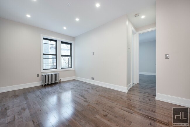 Building Photo - NO FEE Amazing Removated 1 Bed in Midwood