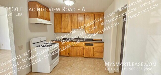 Foto del edificio - 1530 E Jacinto View Rd