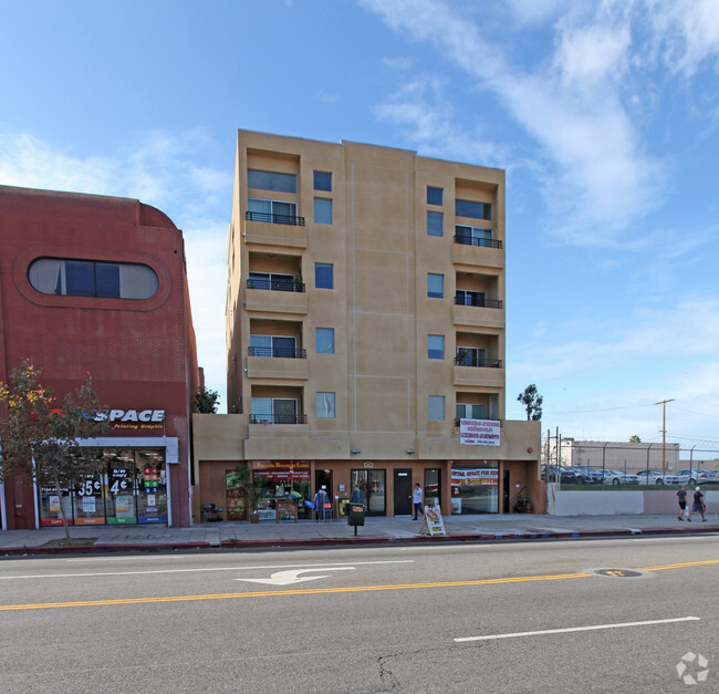 Building Photo - 1614 Wilshire Blvd