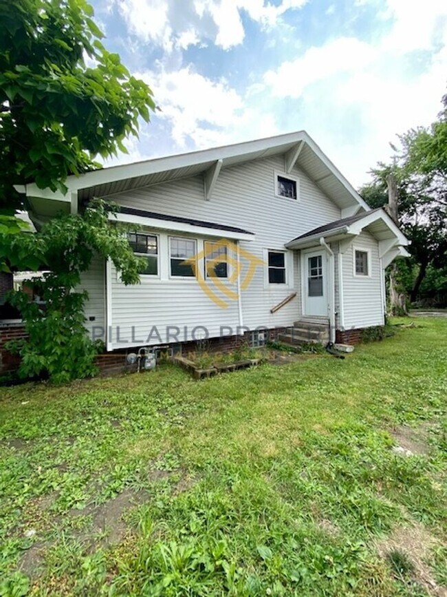 Building Photo - Brightwood, Craftsman Beauty, with 2 Bedro...