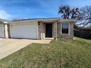 Building Photo - 1811 Indian Trail
