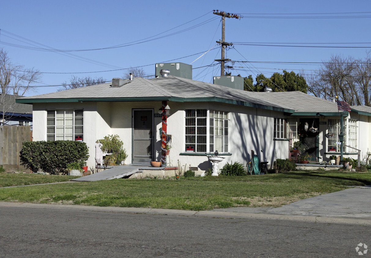 Primary Photo - 2009-2011 Glendale Ave