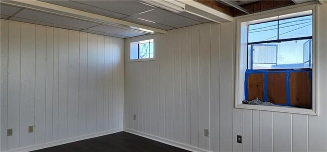 Building Photo - 15 S Main St