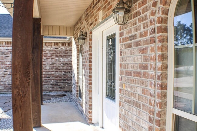 Building Photo - 162 James Dr