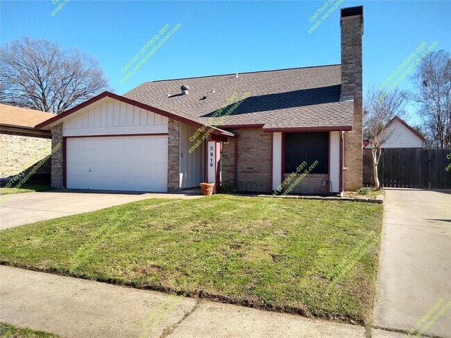 Building Photo - 2916 Woodbridge Dr