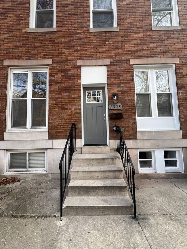 Foto del edificio - 3 bedrooms 2 bathrooms, 21218