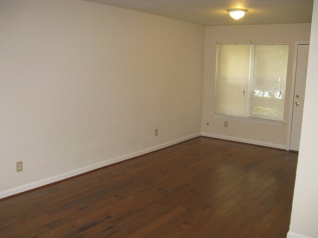 Building Photo - 4724 Hovis Rd