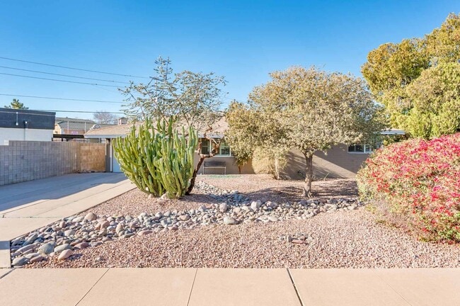 Photo - Fully Furnished 3/2 SFH in Central Phoenix House