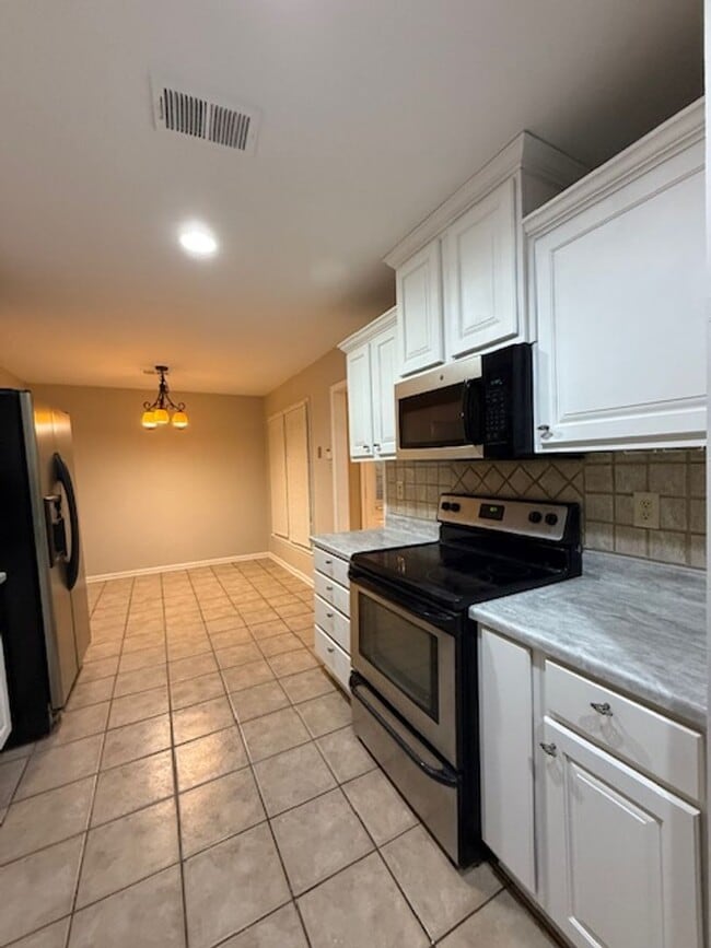 Foto del edificio - Charming 3-Bedroom Home in Cordova-Comfort & Convenience Await!