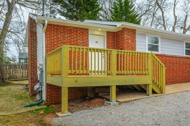 Foto del edificio - 5 Meadowbrook Dr W