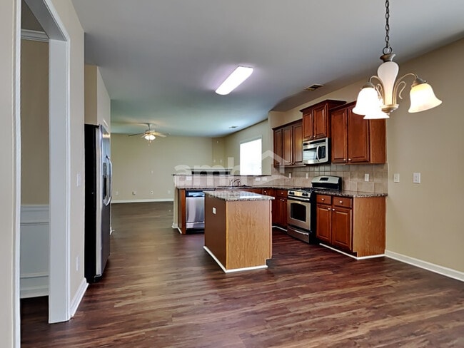Foto del edificio - 850 Stonehaven Rd SW