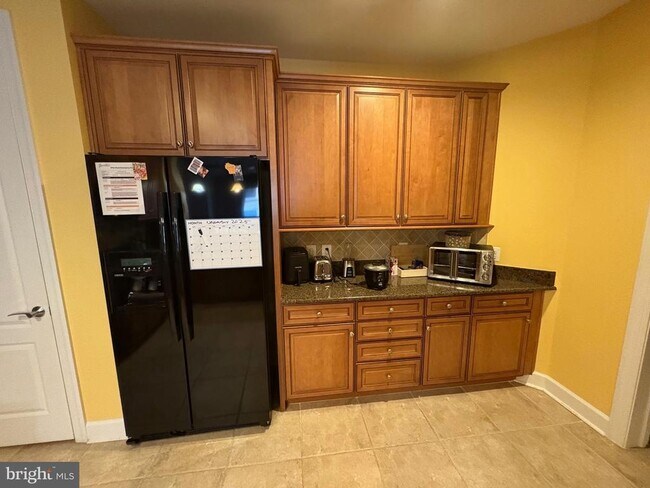 Foto del edificio - 1915 Towne Centre Blvd