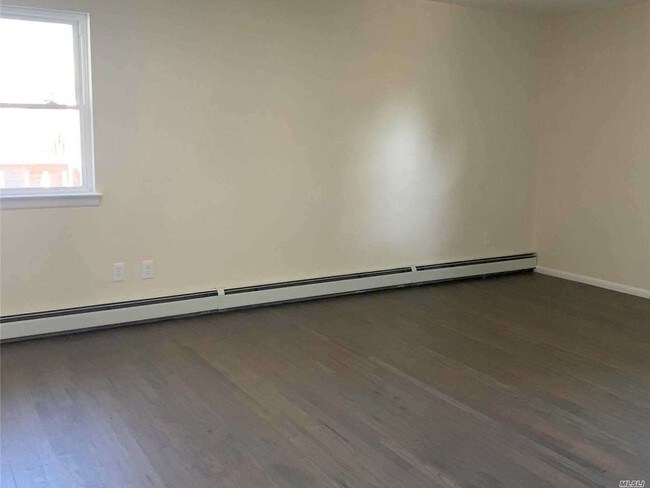 Building Photo - 706 Golf Dr