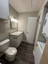 Fully renovated Bathroom - Memorial Fountain