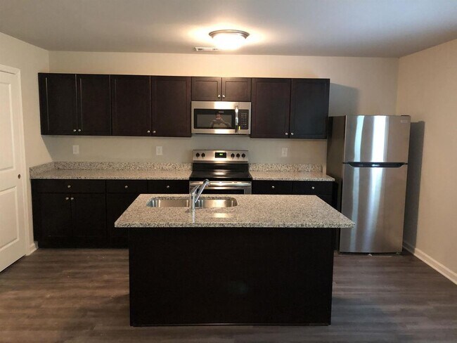 Foto del edificio - 1140 Oak Hollow Lane