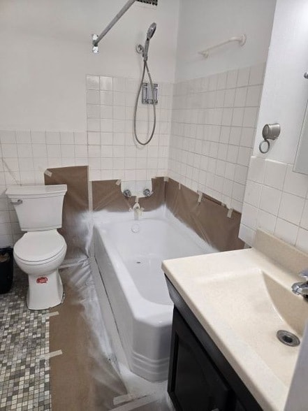 Building Photo - 6160 N Damen Ave