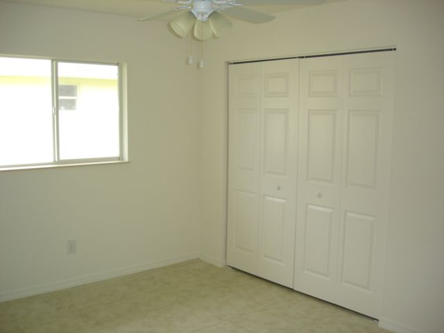 Building Photo - 1005 Country Club Blvd