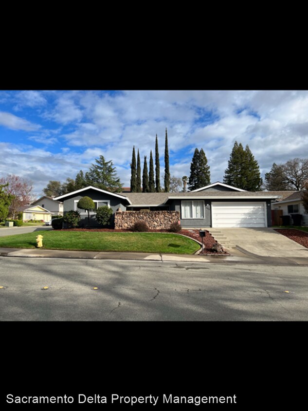 Primary Photo - 4 br, 2 bath House - 1111 Marlin Drive