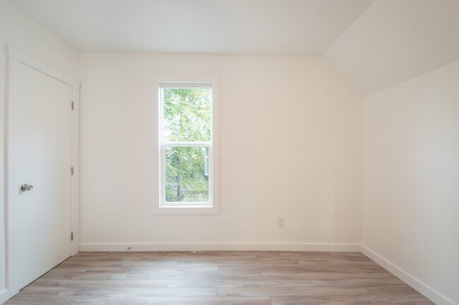 Building Photo - 517 23rd Ave