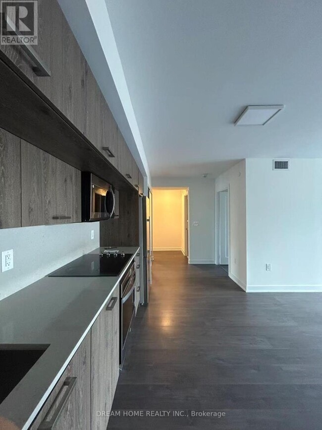 Building Photo - 50 McCaul St