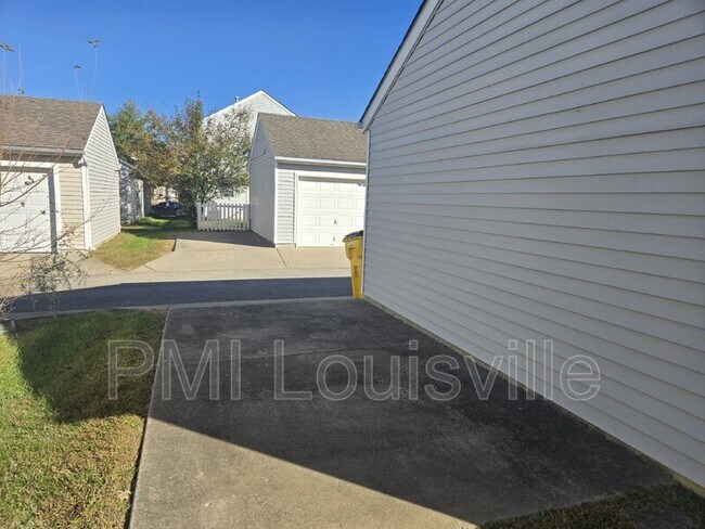 Foto del edificio - 7017 Royal Links Dr