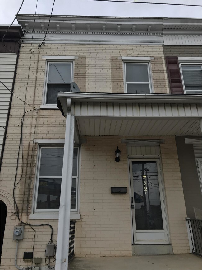 Building Photo - 267 N Sherman St