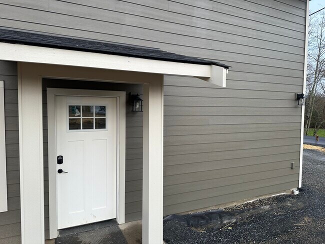 Foto del edificio - 4249 King Mountain Rd