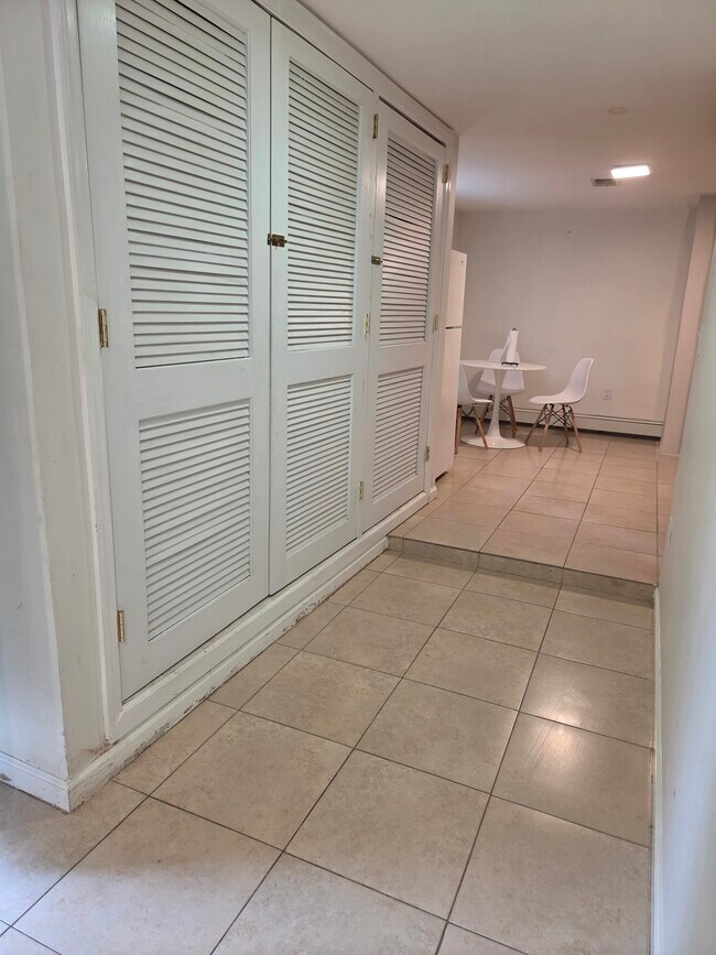 Foto del edificio - 456 Morse Ave