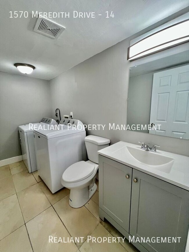 Building Photo - 1570 Meredith Dr