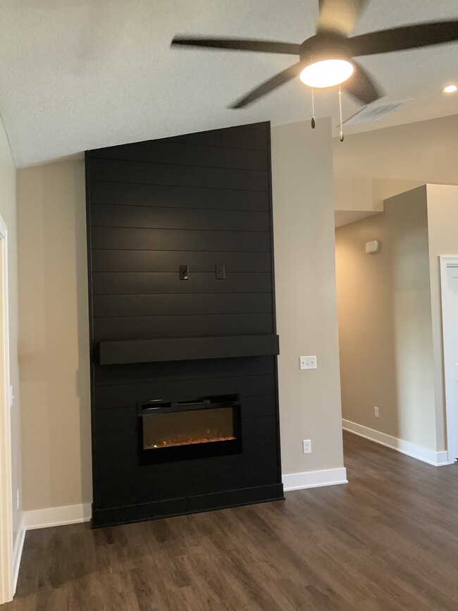 Building Photo - 123 Beacon Harbor Pky