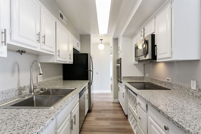 Building Photo - 66 Cleary Ct