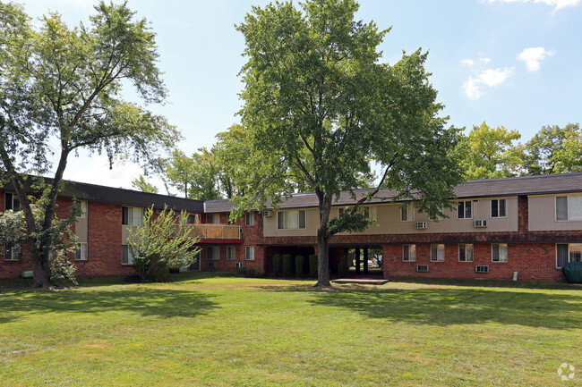 Building Photo - Castle Club Apartments