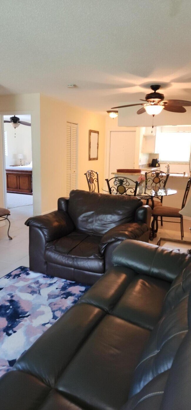 Building Photo - 207 Tropic Isle Dr