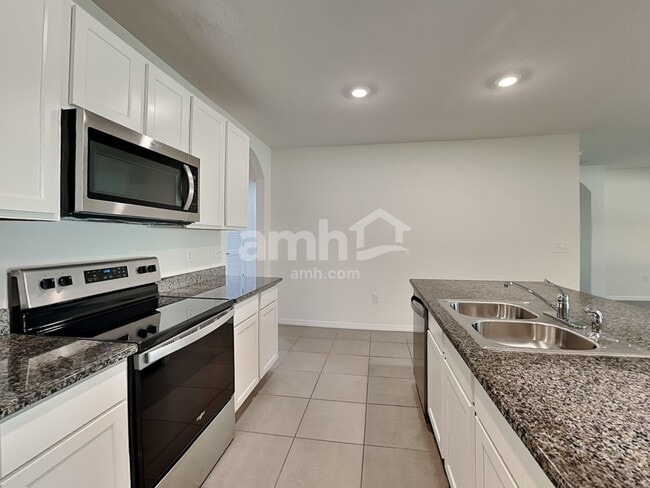 Building Photo - 2634 Greenleaf Ter