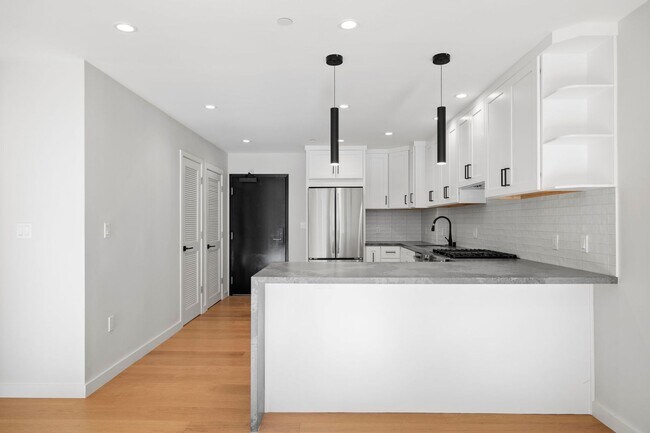 Foto del edificio - 693 Sutter St