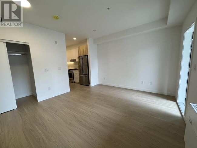 Building Photo - 2450-2450 Garden Dr