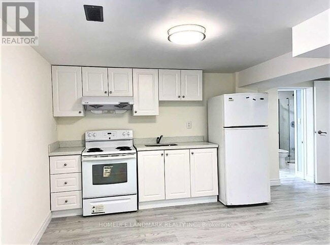 Building Photo - 6 Dempster St