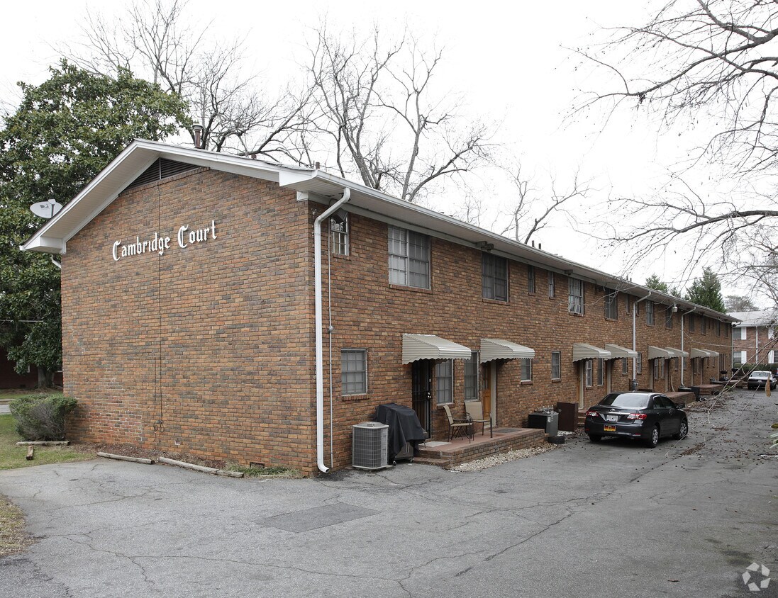 Foto del edificio - 1744 Cambridge Ave