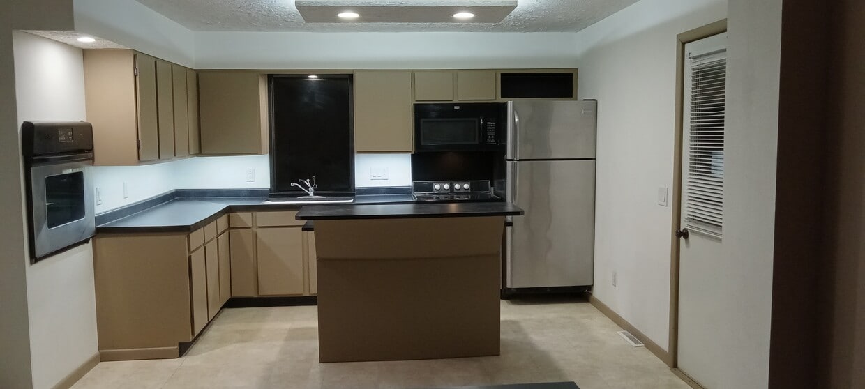 Kitchen - 203 N Palmetto Ave