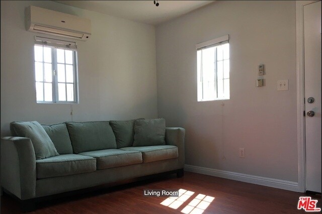 Building Photo - 1447 Lucile Ave