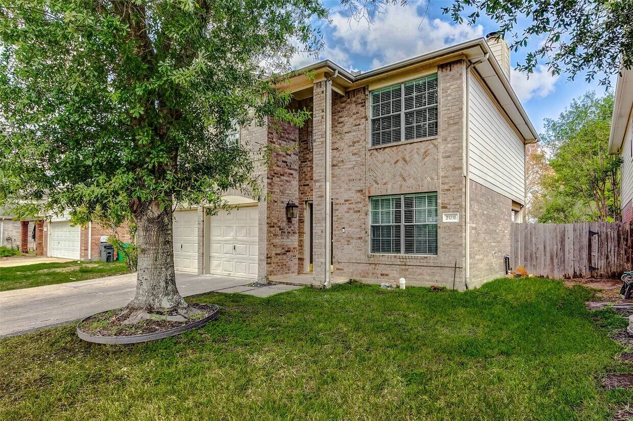 Foto principal - 21218 Somerset Park Ln