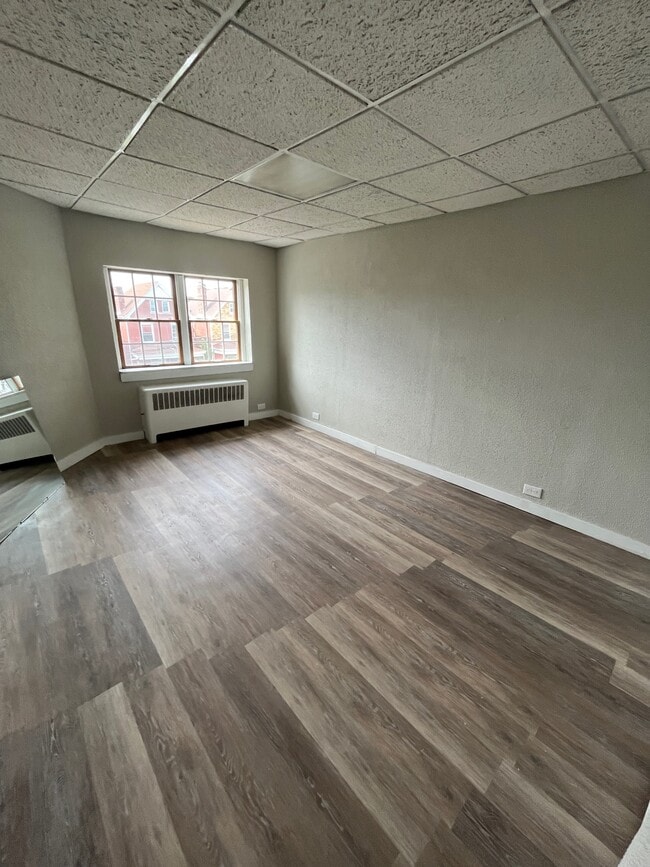 Building Photo - 404 Suncrest St
