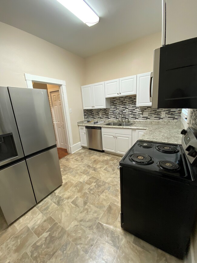Kitchen - 2301 Abercorn St