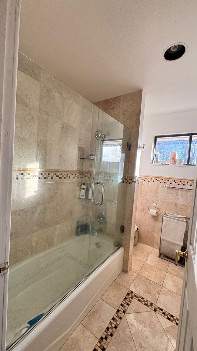 Building Photo - 148 Cat Rock Rd