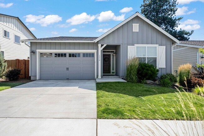 Building Photo - Furnished Three Bedroom Home Available wit...