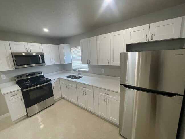Foto del edificio - 11430-32 Kimble Dr - Quad